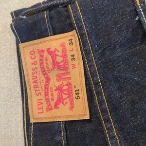 NEVER WORN Levi Jeans